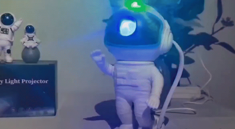 Astronaut projector of stars and galaxies
